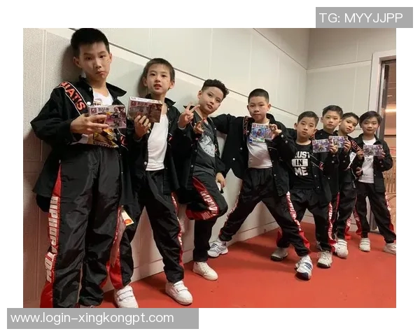 实时新闻深圳街舞队中路突破的成功与不足分析探讨